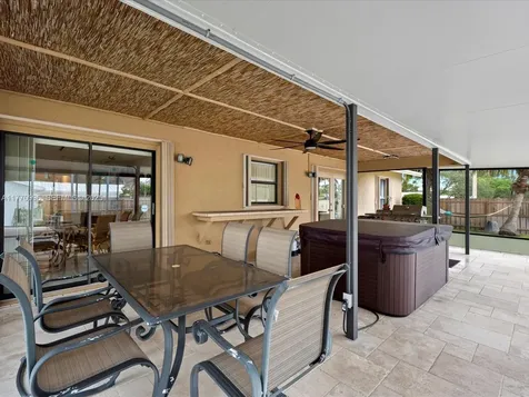 102 Chapel Lane Tequesta FL 33469