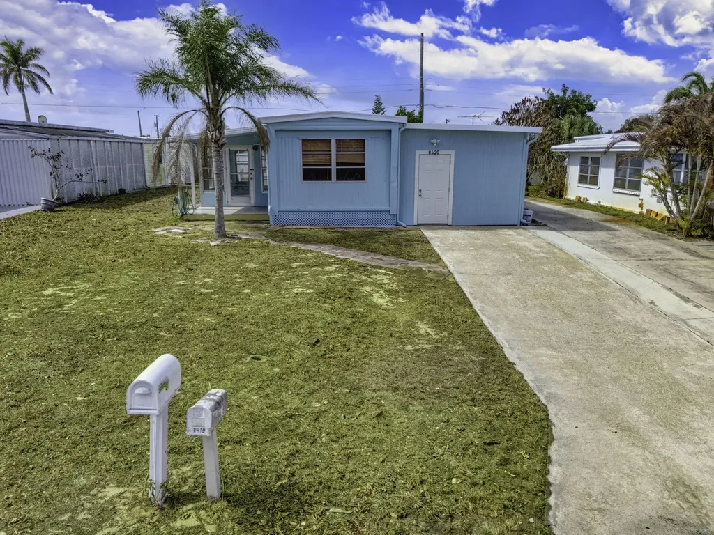 8420 Se Eagle Avenue Hobe Sound FL 33455