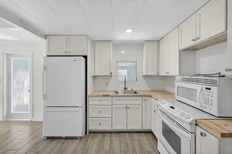 8420 Se Eagle Avenue Hobe Sound FL 33455