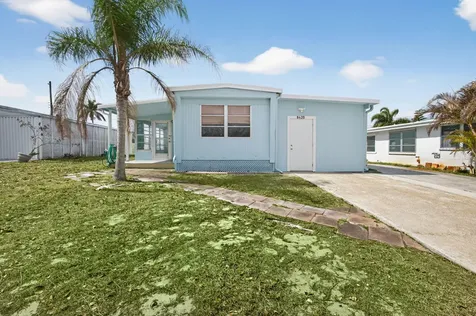 8420 Se Eagle Avenue Hobe Sound FL 33455
