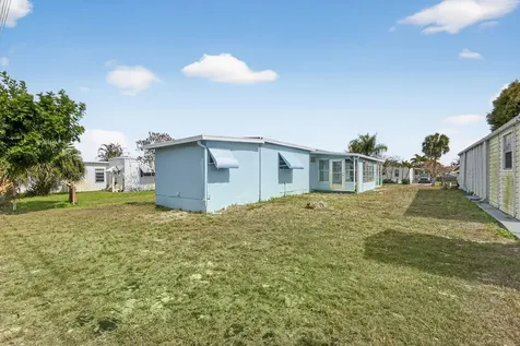 8420 Se Eagle Avenue Hobe Sound FL 33455