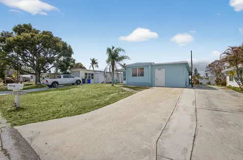 8420 Se Eagle Avenue Hobe Sound FL 33455