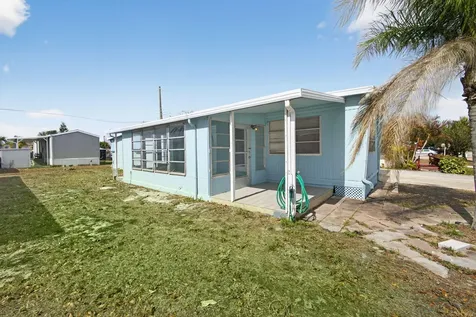 8420 Se Eagle Avenue Hobe Sound FL 33455