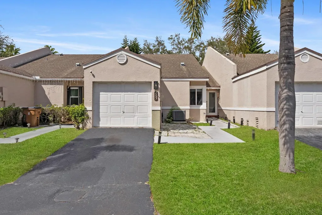 5157 Nw 11th Lane Deerfield Beach FL 33064