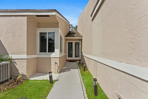 5157 Nw 11th Lane Deerfield Beach FL 33064