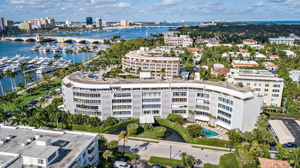 389 S Lake Drive Palm Beach FL 33480