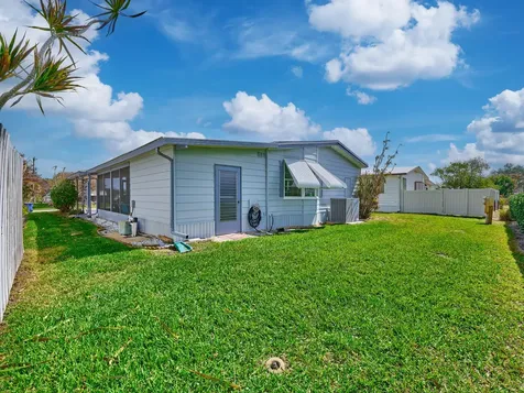 7626 Se Independence Avenue Hobe Sound FL 33455