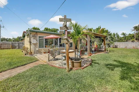 882 Azalea Court Plantation FL 33317