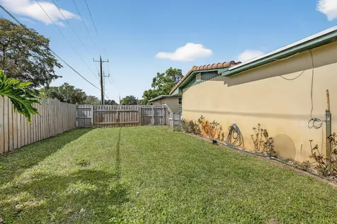 882 Azalea Court Plantation FL 33317