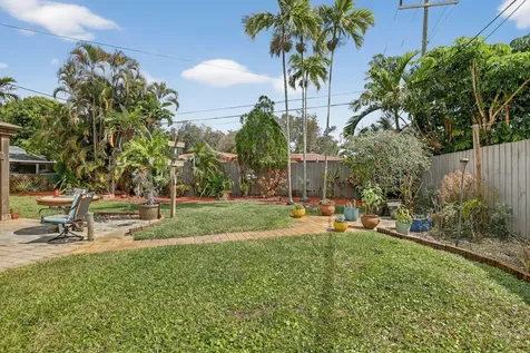 882 Azalea Court Plantation FL 33317
