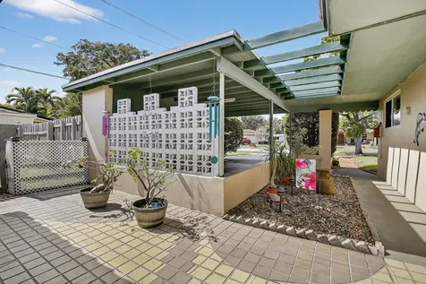 882 Azalea Court Plantation FL 33317