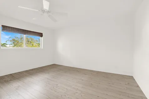 32 Colonial Club Drive Boynton Beach FL 33435