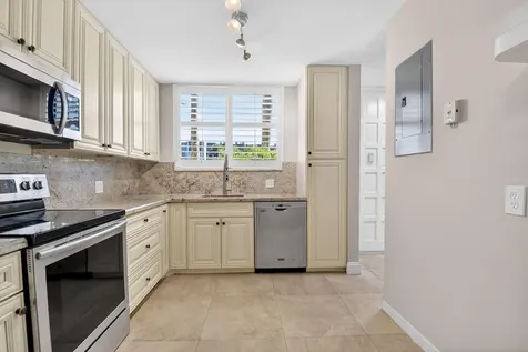 4288 D Este Court Lake Worth FL 33467