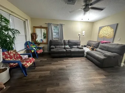 523 Colonial Road West Palm Beach FL 33405