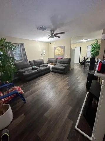 523 Colonial Road West Palm Beach FL 33405