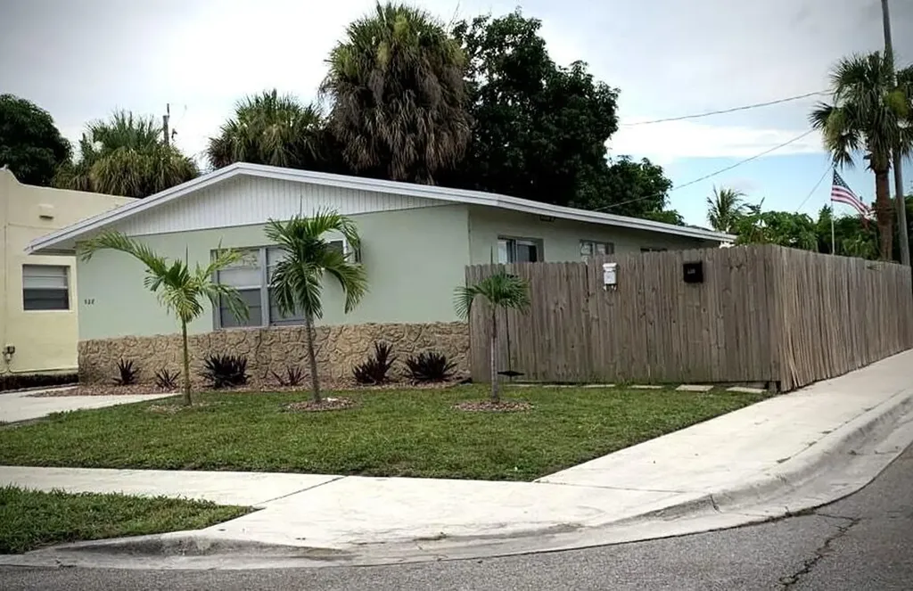 528-530 Mayflower Road West Palm Beach FL 33405