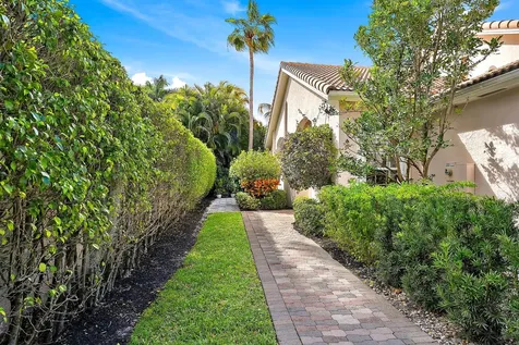8110 Sandpiper Way West Palm Beach FL 33412