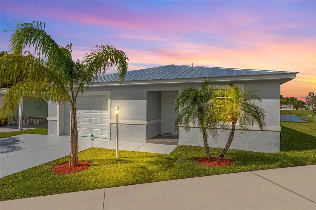 10 Juan Carlos Lane Port Saint Lucie FL 34952