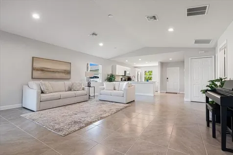 10 Juan Carlos Lane Port Saint Lucie FL 34952