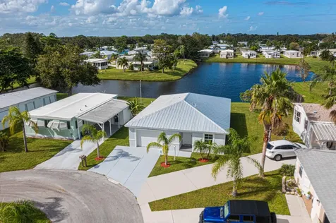 10 Juan Carlos Lane Port Saint Lucie FL 34952
