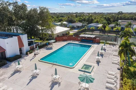 10 Juan Carlos Lane Port Saint Lucie FL 34952