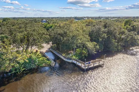 10 Juan Carlos Lane Port Saint Lucie FL 34952