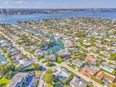 1201 Singer Drive Singer Island FL 33404