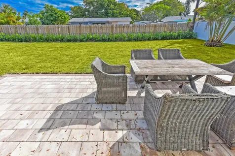 1320 S Deerfield Avenue Deerfield Beach FL 33441