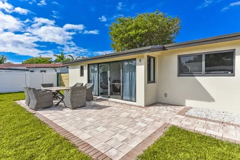1320 S Deerfield Avenue Deerfield Beach FL 33441