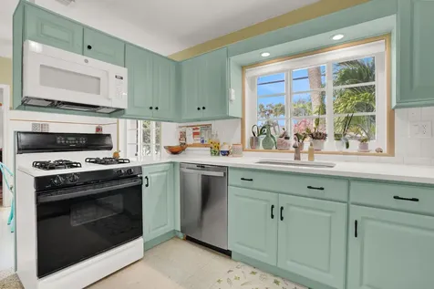417 N 12th Avenue Lake Worth FL 33460