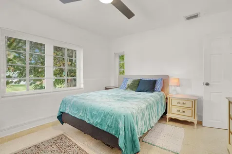 417 N 12th Avenue Lake Worth FL 33460