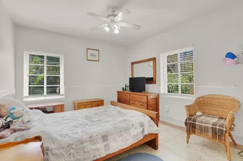 417 N 12th Avenue Lake Worth FL 33460