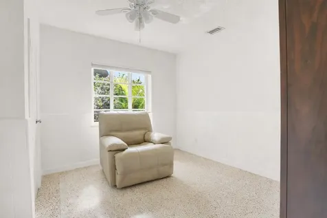 417 N 12th Avenue Lake Worth FL 33460