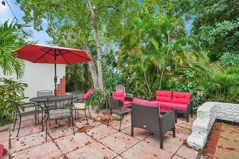 417 N 12th Avenue Lake Worth FL 33460