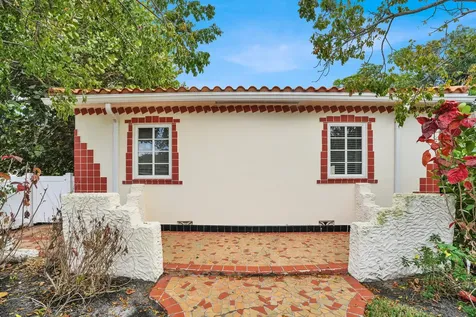 417 N 12th Avenue Lake Worth FL 33460