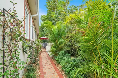 417 N 12th Avenue Lake Worth FL 33460