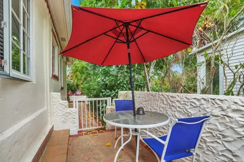 417 N 12th Avenue Lake Worth FL 33460