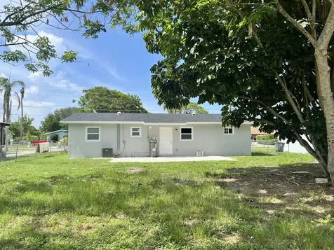 2801 Avenue Q Avenue Fort Pierce FL 34947