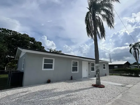 2801 Avenue Q Avenue Fort Pierce FL 34947