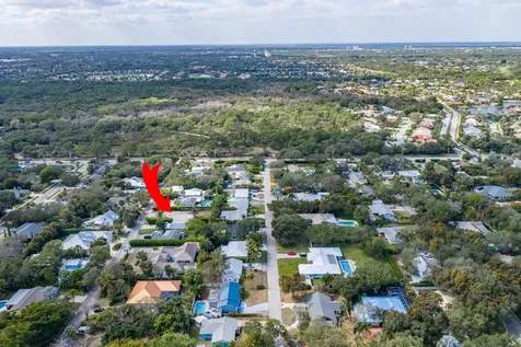2417 Country Oaks Lane West Palm Beach FL 33410