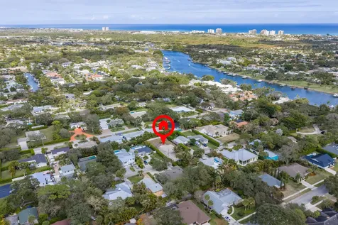 2417 Country Oaks Lane West Palm Beach FL 33410