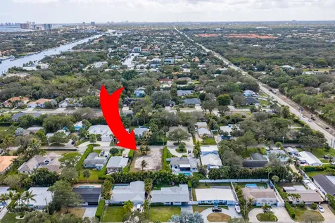 2417 Country Oaks Lane West Palm Beach FL 33410