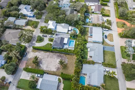 2417 Country Oaks Lane West Palm Beach FL 33410