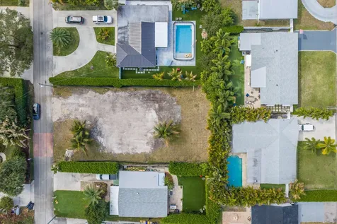 2417 Country Oaks Lane West Palm Beach FL 33410