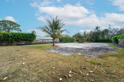 2417 Country Oaks Lane West Palm Beach FL 33410