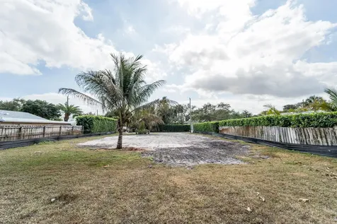 2417 Country Oaks Lane West Palm Beach FL 33410