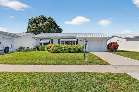 1904 Sw Golf Lane Boynton Beach FL 33426