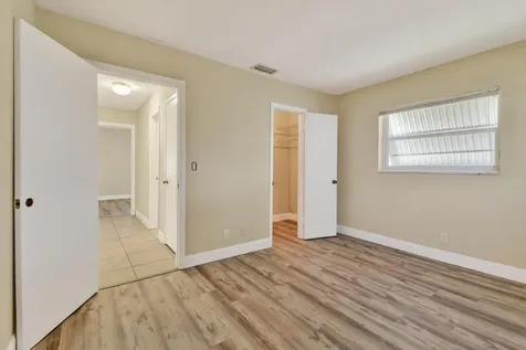 1904 Sw Golf Lane Boynton Beach FL 33426