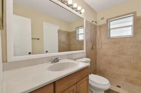 1904 Sw Golf Lane Boynton Beach FL 33426