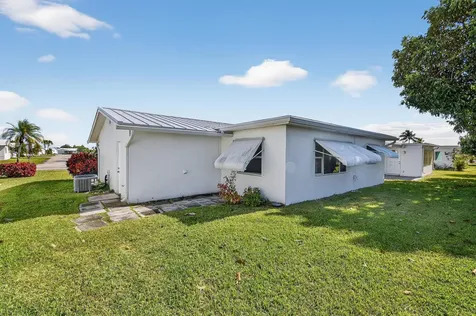 1904 Sw Golf Lane Boynton Beach FL 33426